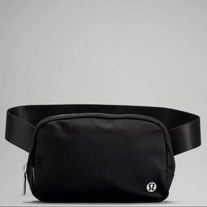 Lululemon Everywhere Belt Bag